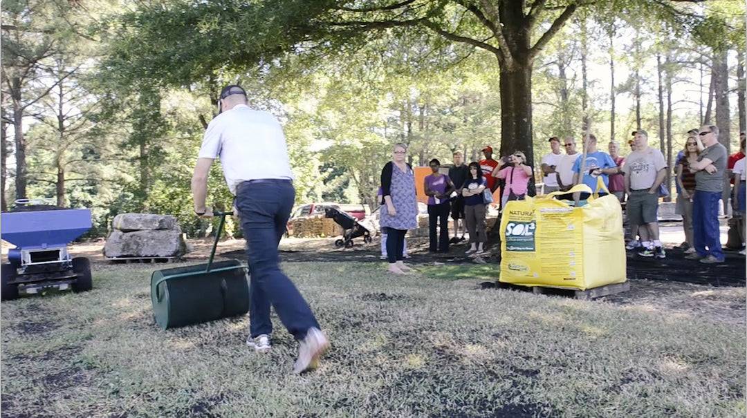 Choosing the right compost spreader for natural fertilization [Video]