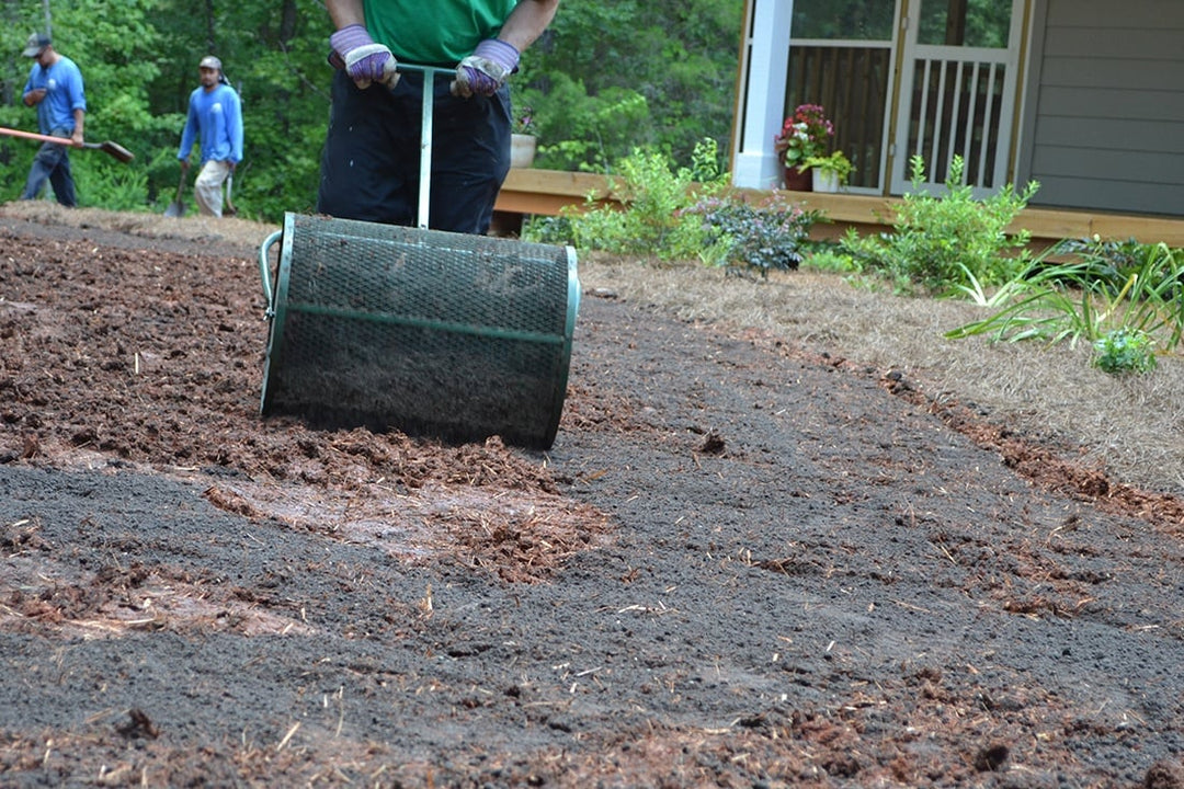 Compost vs. Wheat Straw When Seeding New Lawns